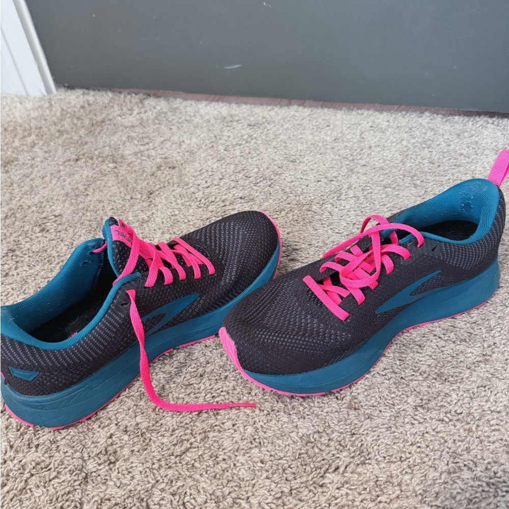 BROOKS REVEL 6 SNEAKERS